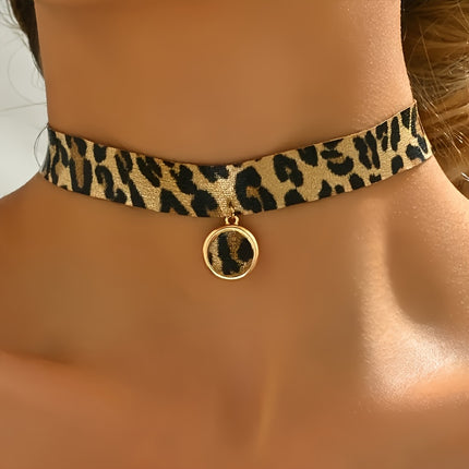 UNICORN Classic Minimalist Leopard Print Round Velvet Short Women's Necklace