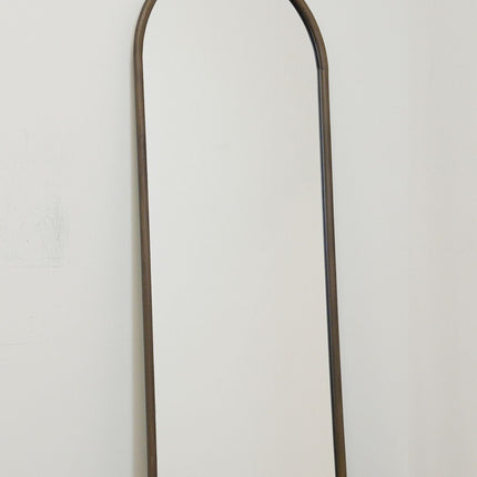 Amélie Walnoot – 180×70 cm