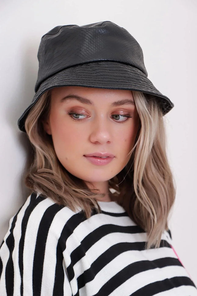 UNICORN Women's hat leather black one size