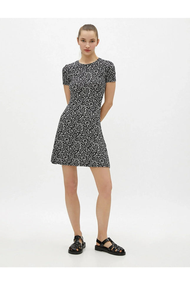UNICORN Women's with black and white flowers xs s m l