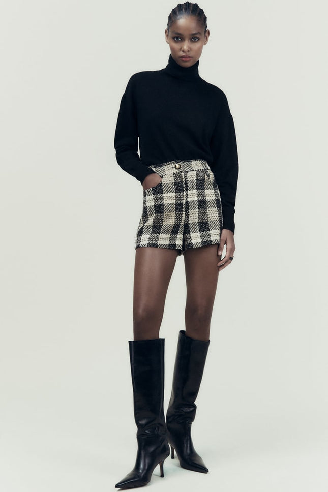 UNICORN Women's high-waisted short skirt with front pockets. zip and button closure at the front ecru black xs s m l xl