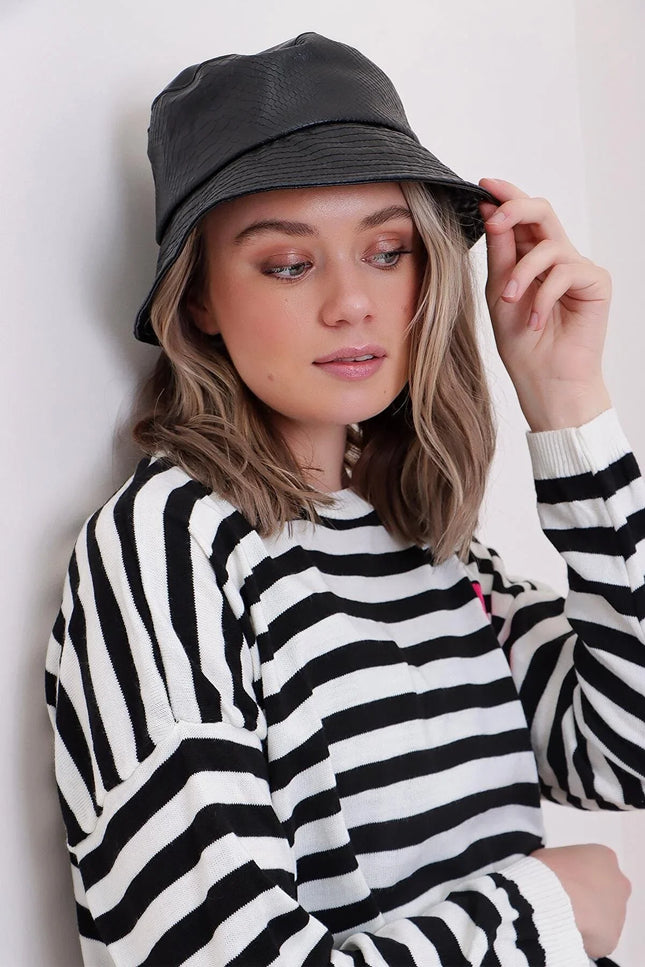 UNICORN Women's hat leather black one size