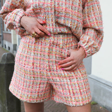 Studio Amaya Saar short