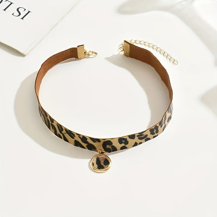 UNICORN Classic Minimalist Leopard Print Round Velvet Short Women's Necklace