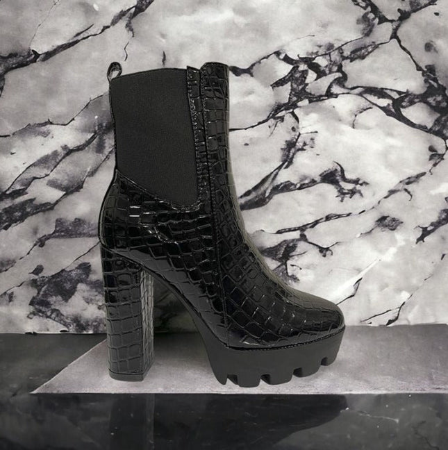 UNICORN Women's high heel snakeskin boot in black 36 37 38 40