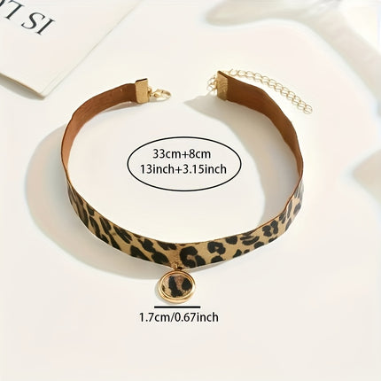 UNICORN Classic Minimalist Leopard Print Round Velvet Short Women's Necklace